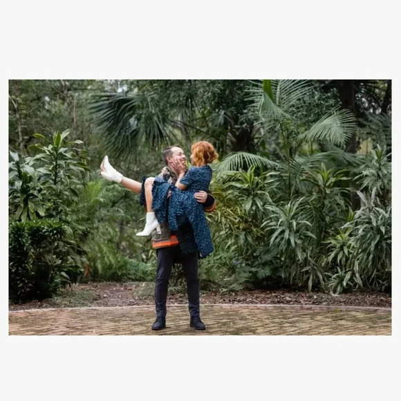 A.L.C. Kylia 100% Silk Blue Black Abstract Pleated Maxi Dress Size 4 - Picture 5 of 13